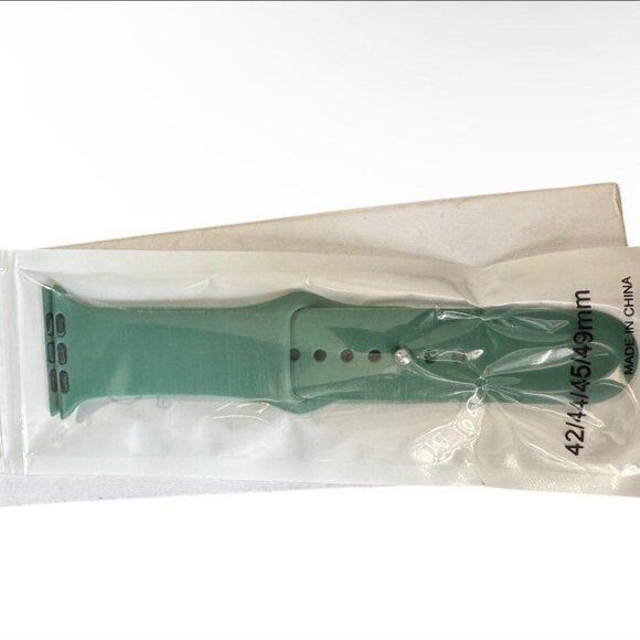 Pack of 13 Apple Watch Straps – Stylish and Durable Collection - Picture 4 of 13